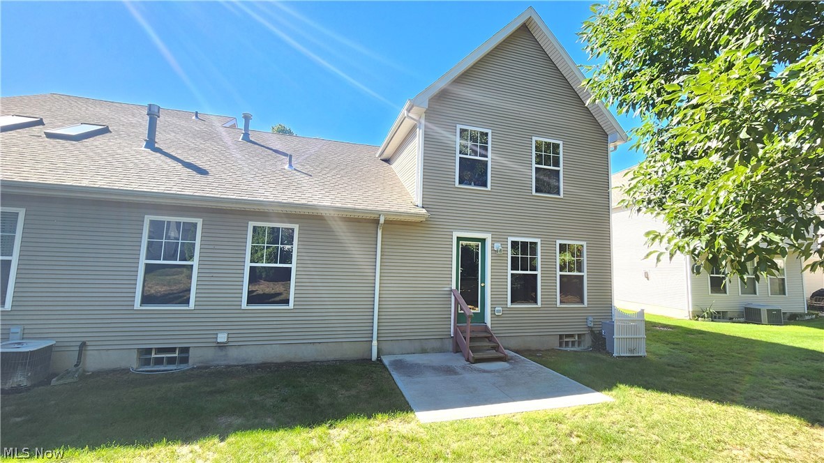 1033 Saint Michaels Way Madison OH 44057