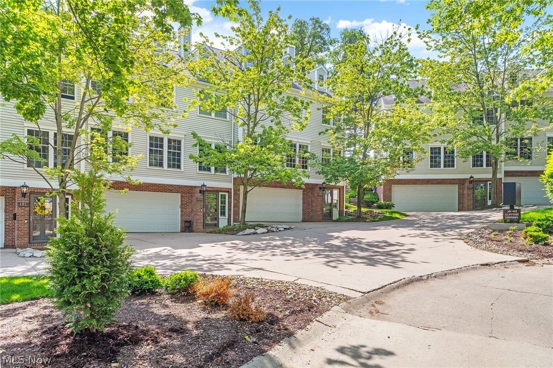 103 Cliffside Commons Drive Rocky River OH 44116