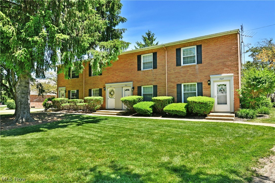 701 Lakeview Drive Cortland OH 44410