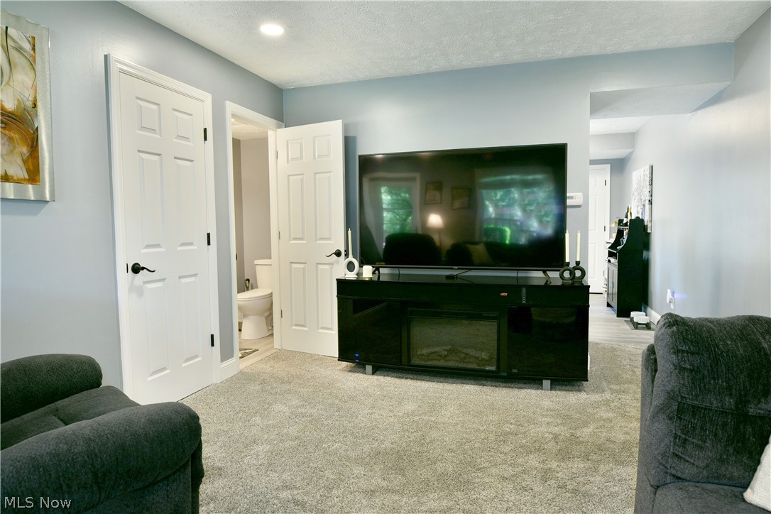 701 Lakeview Drive Cortland OH 44410