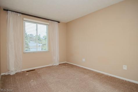 10015 Windjammer Trail Aurora OH 44202