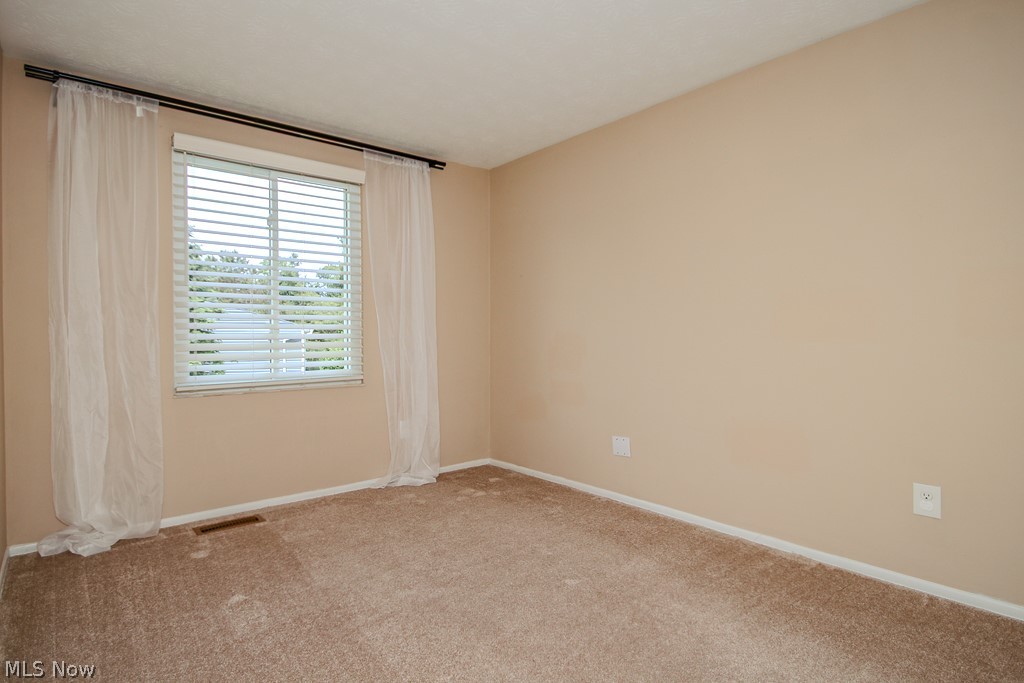 10015 Windjammer Trail Aurora OH 44202