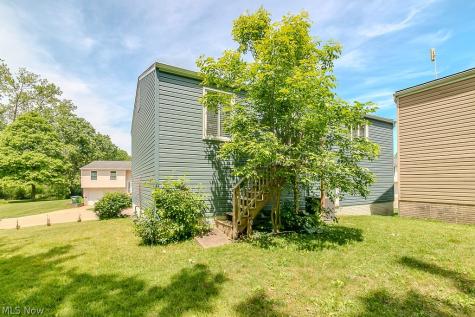 10015 Windjammer Trail Aurora OH 44202