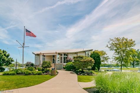 10015 Windjammer Trail Aurora OH 44202