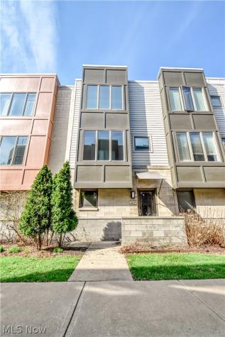 1425 Lindazzo Avenue Cleveland OH 44114