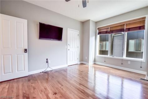 1425 Lindazzo Avenue Cleveland OH 44114