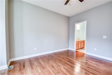 1425 Lindazzo Avenue Cleveland OH 44114