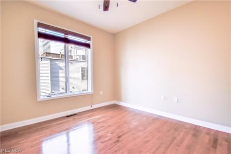 1425 Lindazzo Avenue Cleveland OH 44114