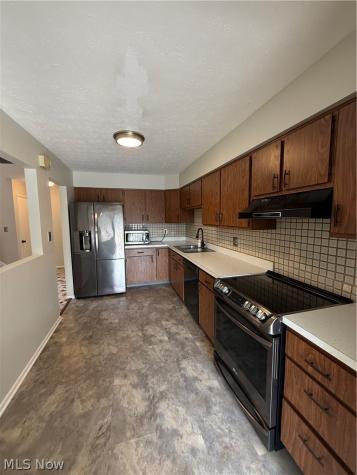 7569 Creekwood Drive North Royalton OH 44133