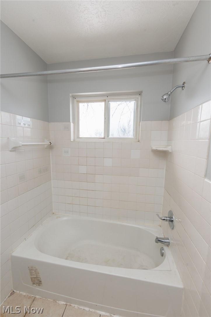 4878 Banbury Court Warrensville Heights OH 44128