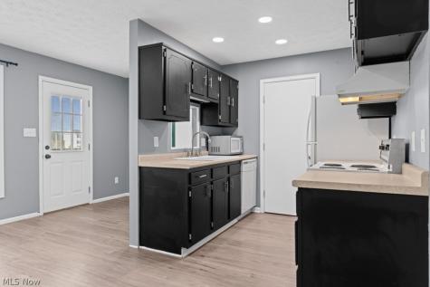 1395 S Azalea Boulevard Barberton OH 44203