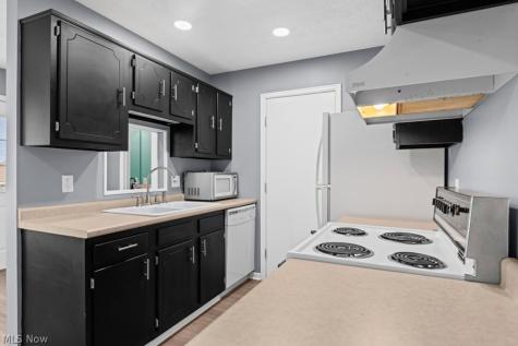 1395 S Azalea Boulevard Barberton OH 44203