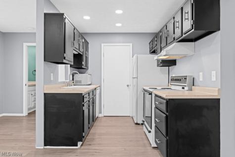 1395 S Azalea Boulevard Barberton OH 44203
