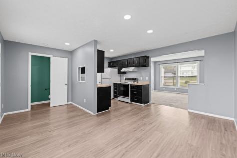 1395 S Azalea Boulevard Barberton OH 44203