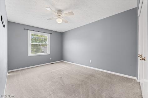 1395 S Azalea Boulevard Barberton OH 44203