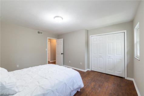 20199 Grannis Road Fairview Park OH 44126