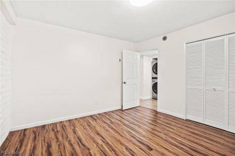 21860 River Oaks Drive Rocky River OH 44116