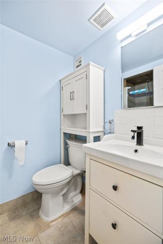 21860 River Oaks Drive Rocky River OH 44116
