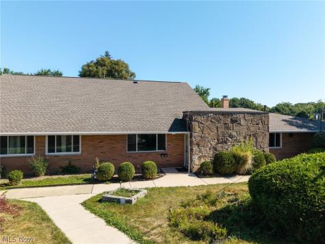 21860 River Oaks Drive Rocky River OH 44116