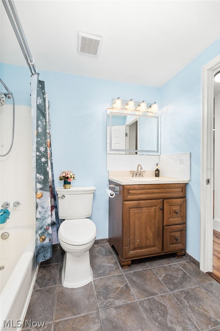 21860 River Oaks Drive Rocky River OH 44116