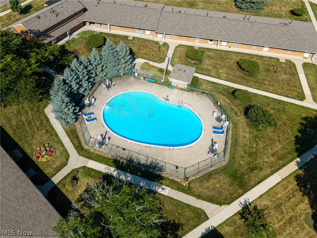 21860 River Oaks Drive Rocky River OH 44116