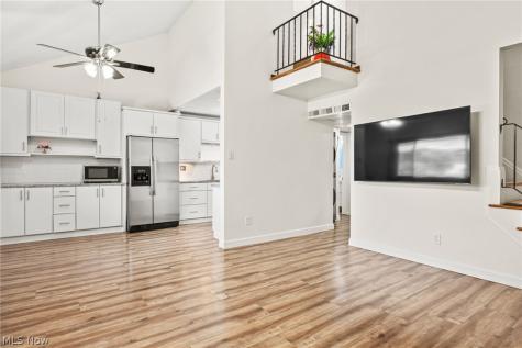 21860 River Oaks Drive Rocky River OH 44116