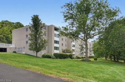 520 Meredith Lane Cuyahoga Falls OH 44223
