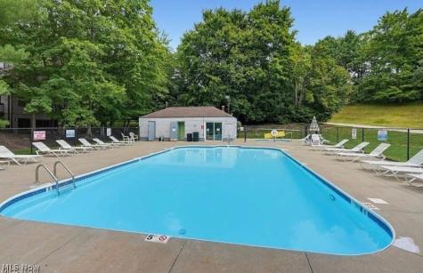 520 Meredith Lane Cuyahoga Falls OH 44223