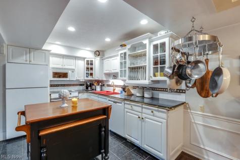 1265 Wednesbury Circle Akron OH 44313