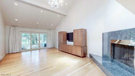 25878 Fairmount Boulevard Beachwood OH 44122