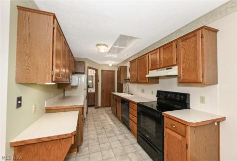 1526 Rhine River Road NW Uniontown OH 44685