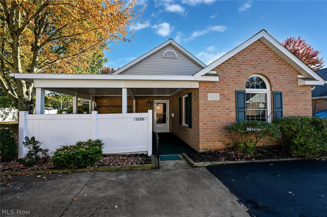 1526 Rhine River Road NW Uniontown OH 44685