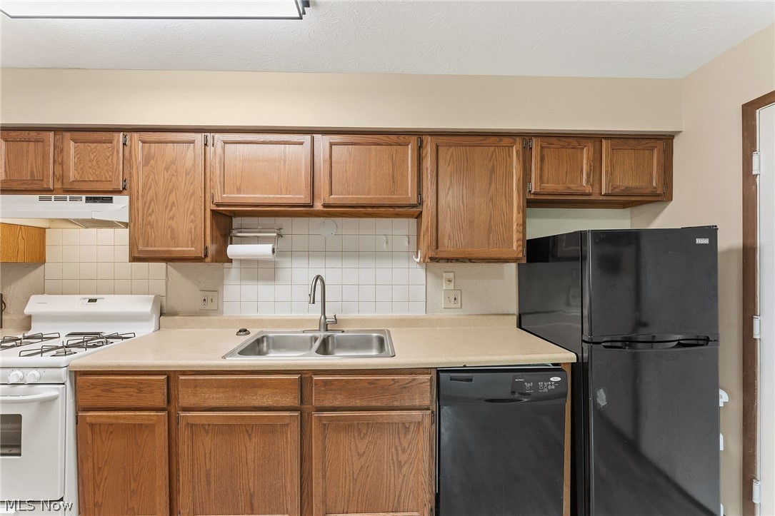 931 Trimble Drive Akron OH 44307