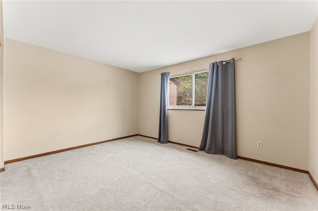 931 Trimble Drive Akron OH 44307