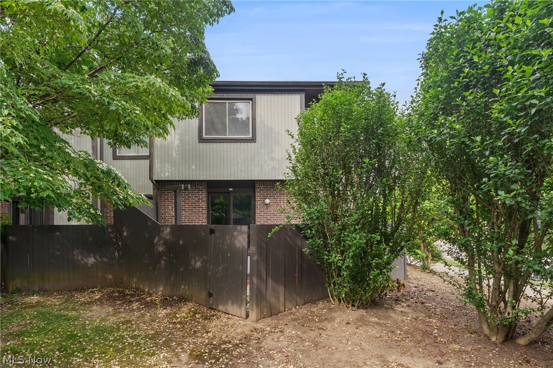 931 Trimble Drive Akron OH 44307