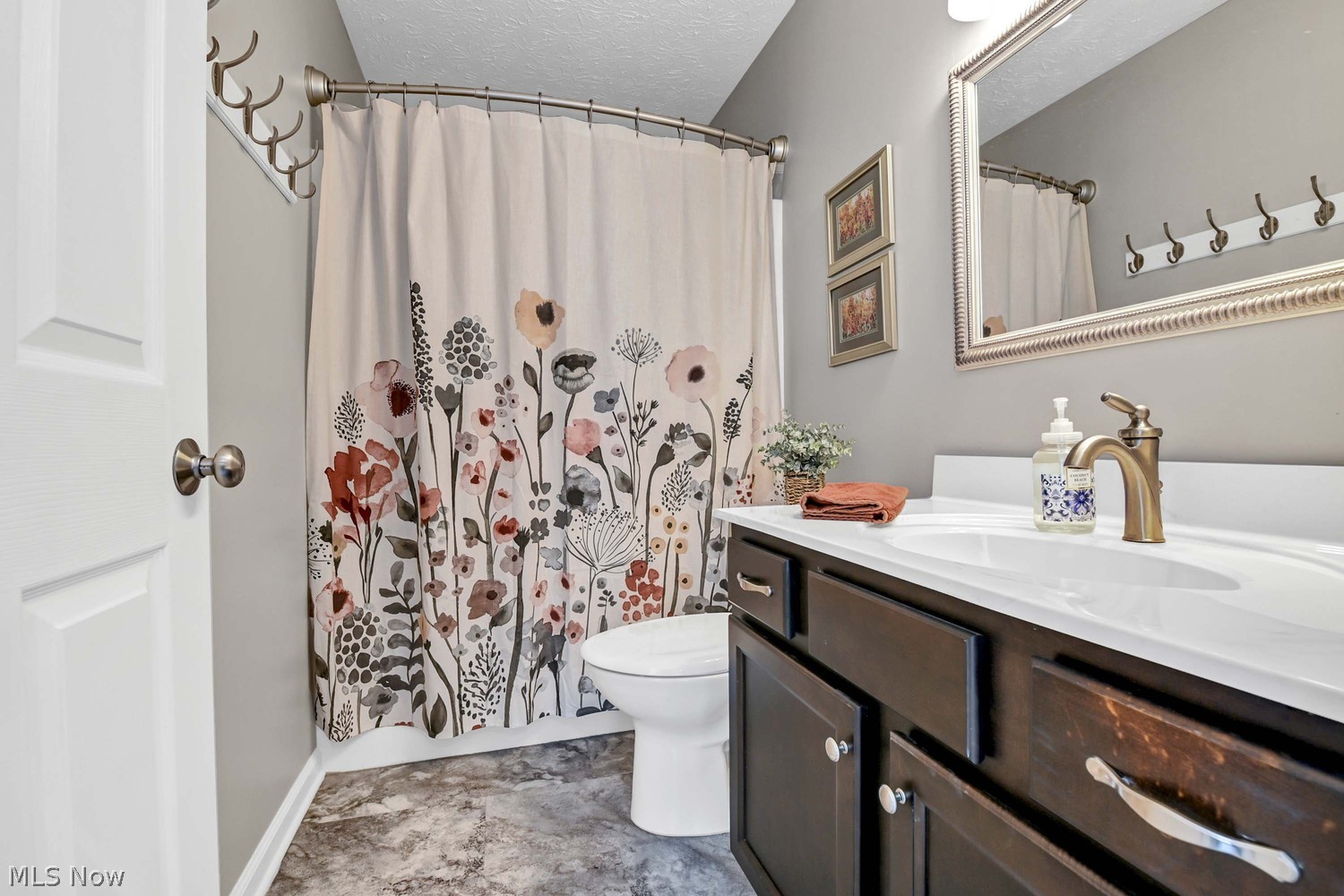 803 Wildberry Circle Avon Lake OH 44012