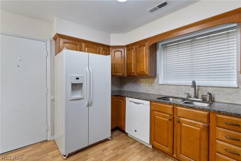 1935 Brookwood Drive Akron OH 44313