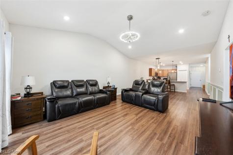 124 Acorn Lane Elyria OH 44035