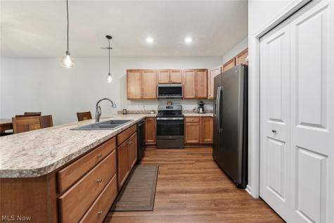 124 Acorn Lane Elyria OH 44035