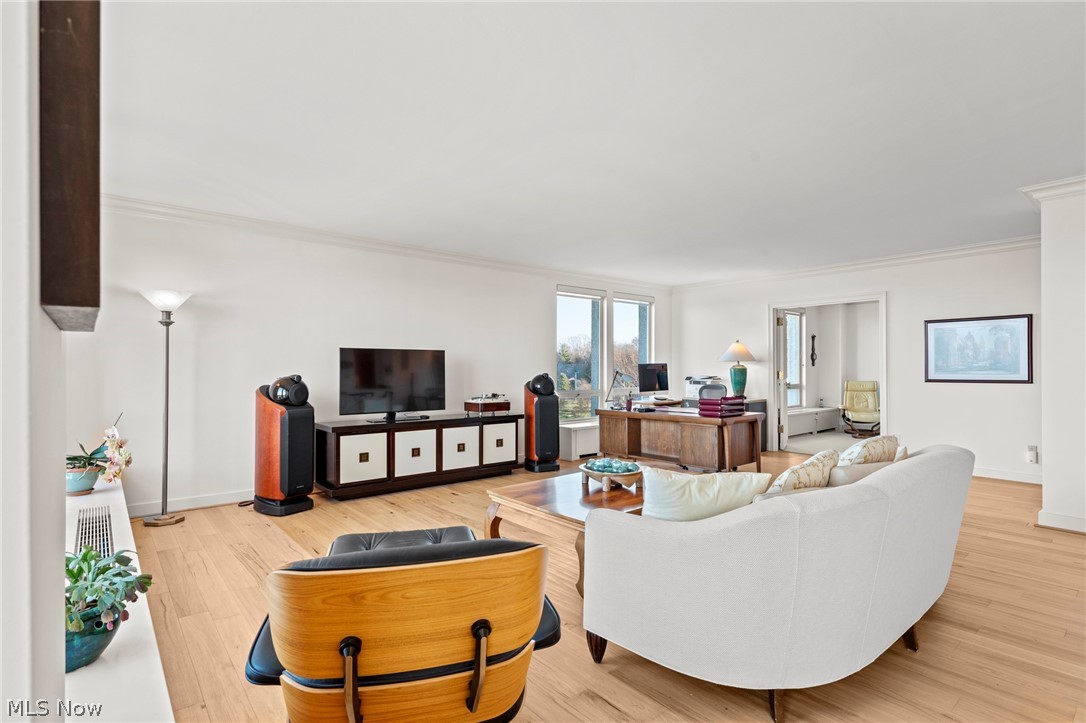 2 Bratenahl Place Bratenahl OH 44108