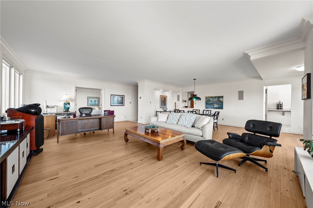 2 Bratenahl Place Bratenahl OH 44108