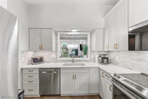 3771 E Lake Road Sheffield Lake OH 44054