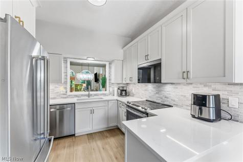 3771 E Lake Road Sheffield Lake OH 44054