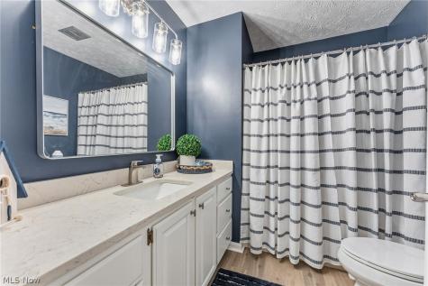 3771 E Lake Road Sheffield Lake OH 44054