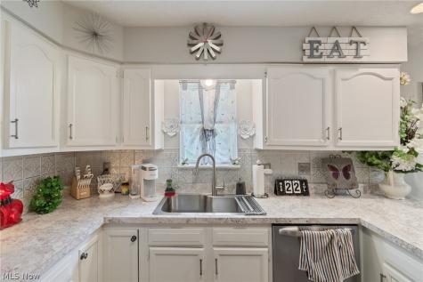 298 Westberry Circle Tallmadge OH 44278