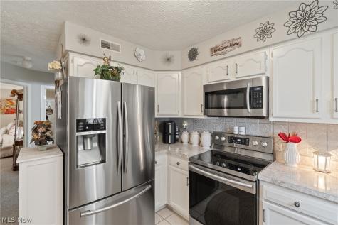 298 Westberry Circle Tallmadge OH 44278