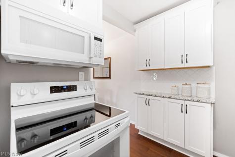 3964 Brendan Lane North Olmsted OH 44070