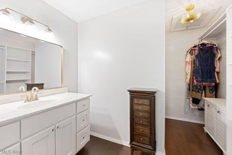 3964 Brendan Lane North Olmsted OH 44070