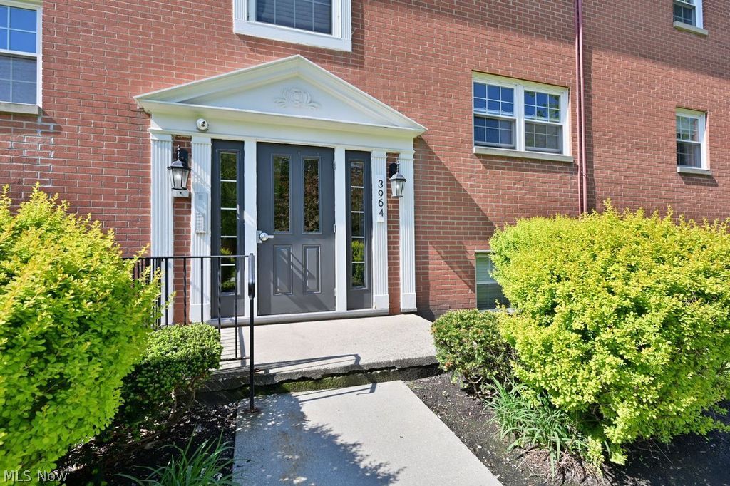 3964 Brendan Lane North Olmsted OH 44070