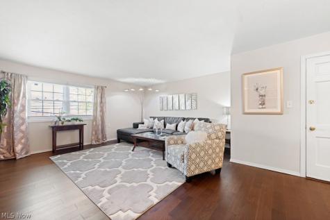 3964 Brendan Lane North Olmsted OH 44070